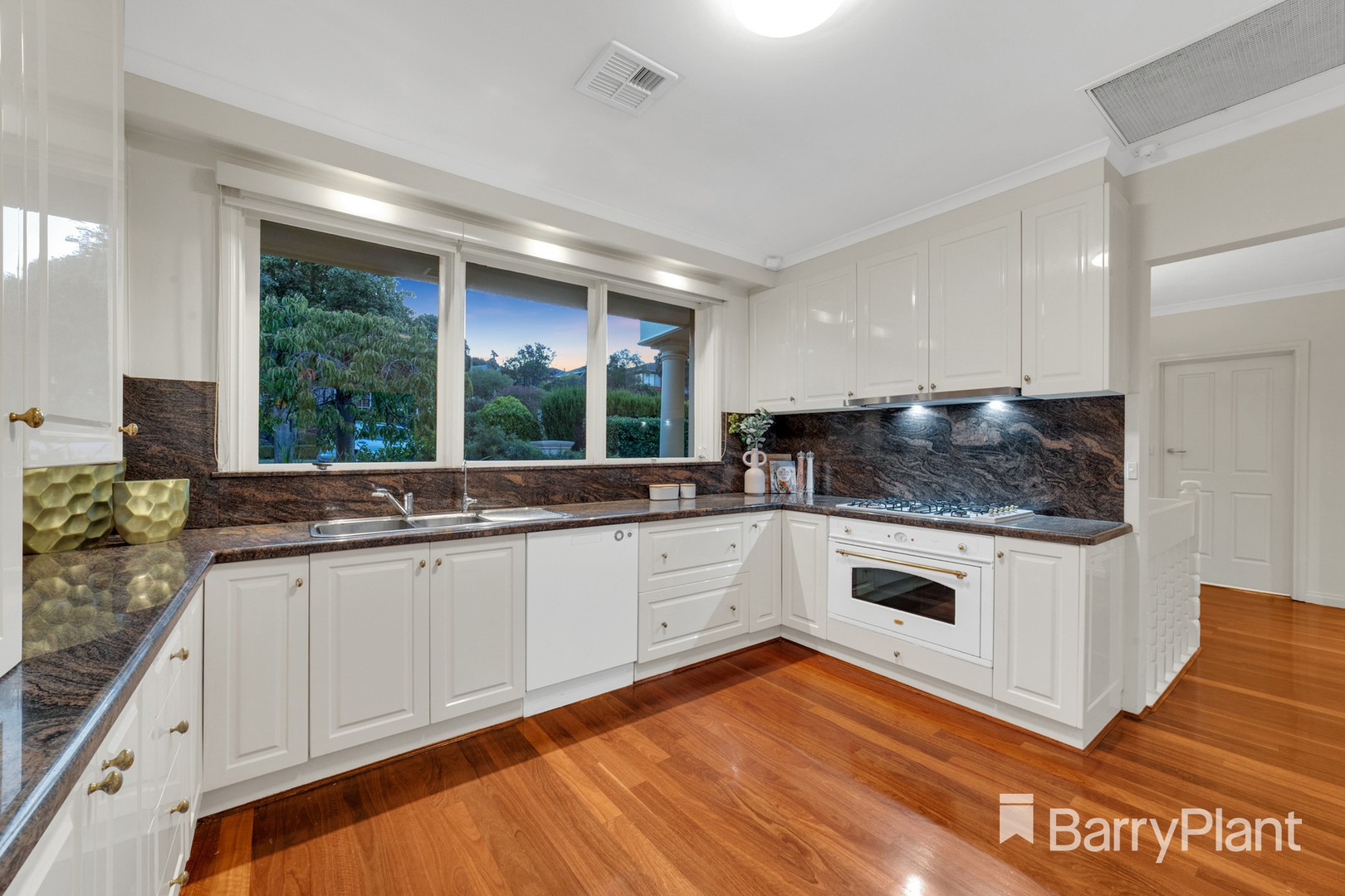 1 Yanina Court, Glen Waverley, VIC 3150, Glen Waverley - Thumbnail 8