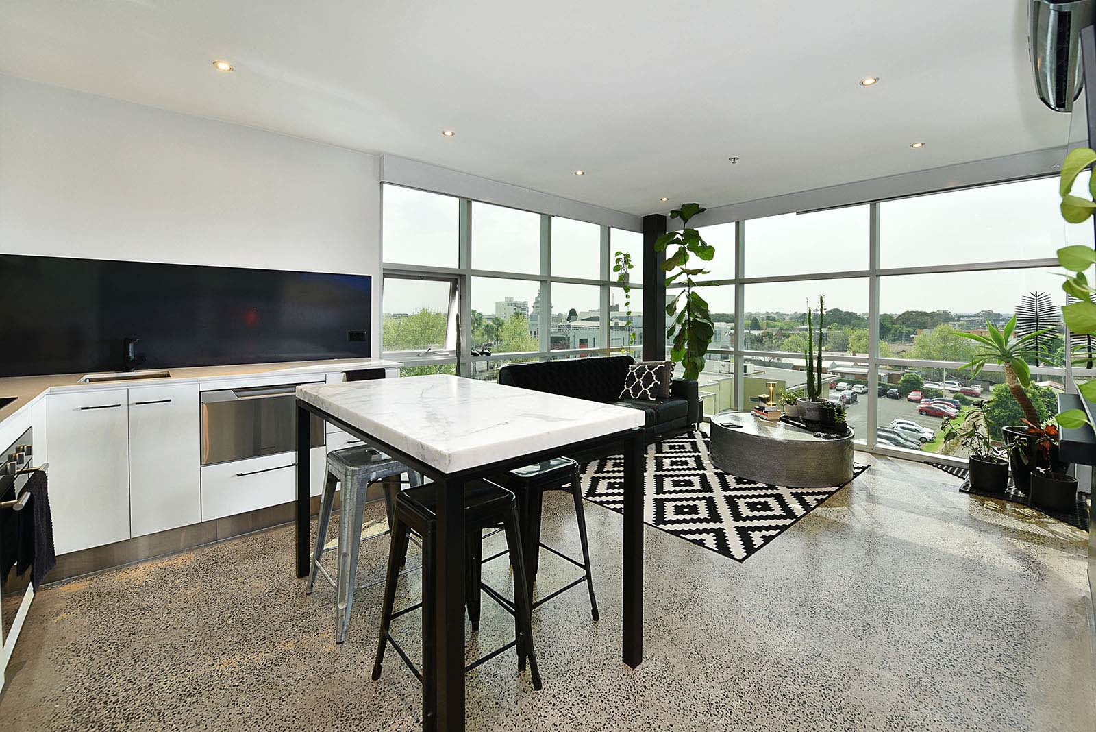 10/2 Alexandra Ave, Moonee Ponds, VIC 3039 - Thumbnail 2 - 03/04/2025