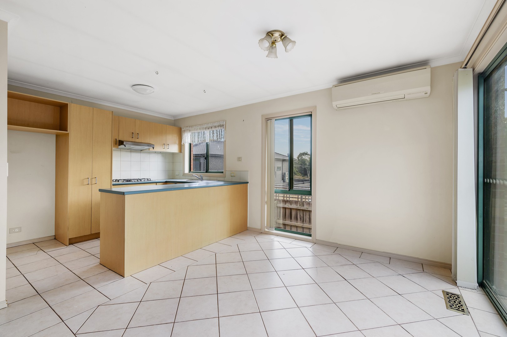 10/27 Cavalier Street, Doncaster East, VIC 3109 - Thumbnail 2 - 15/05/2024