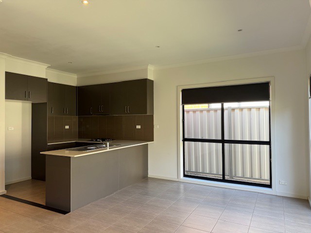 10/40 Mccubbin Way, Caroline Springs, VIC 3023 - Thumbnail 1 - 12/05/2025