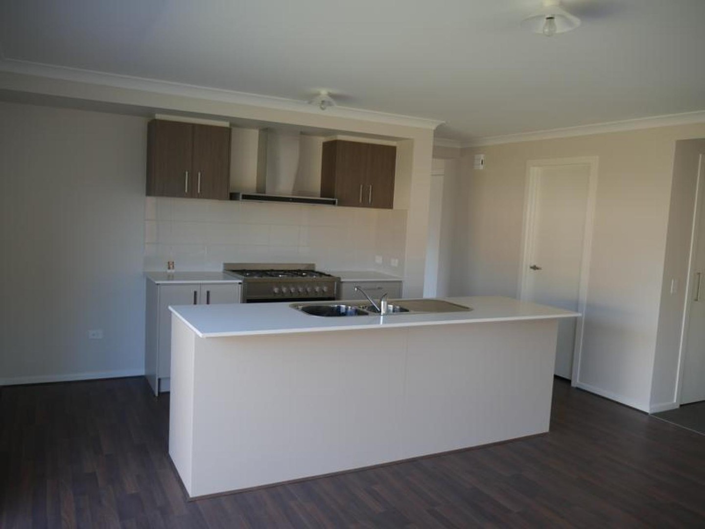 10 Abbott Street, Melton South, VIC 3338 - Thumbnail 2 - 18/03/2025