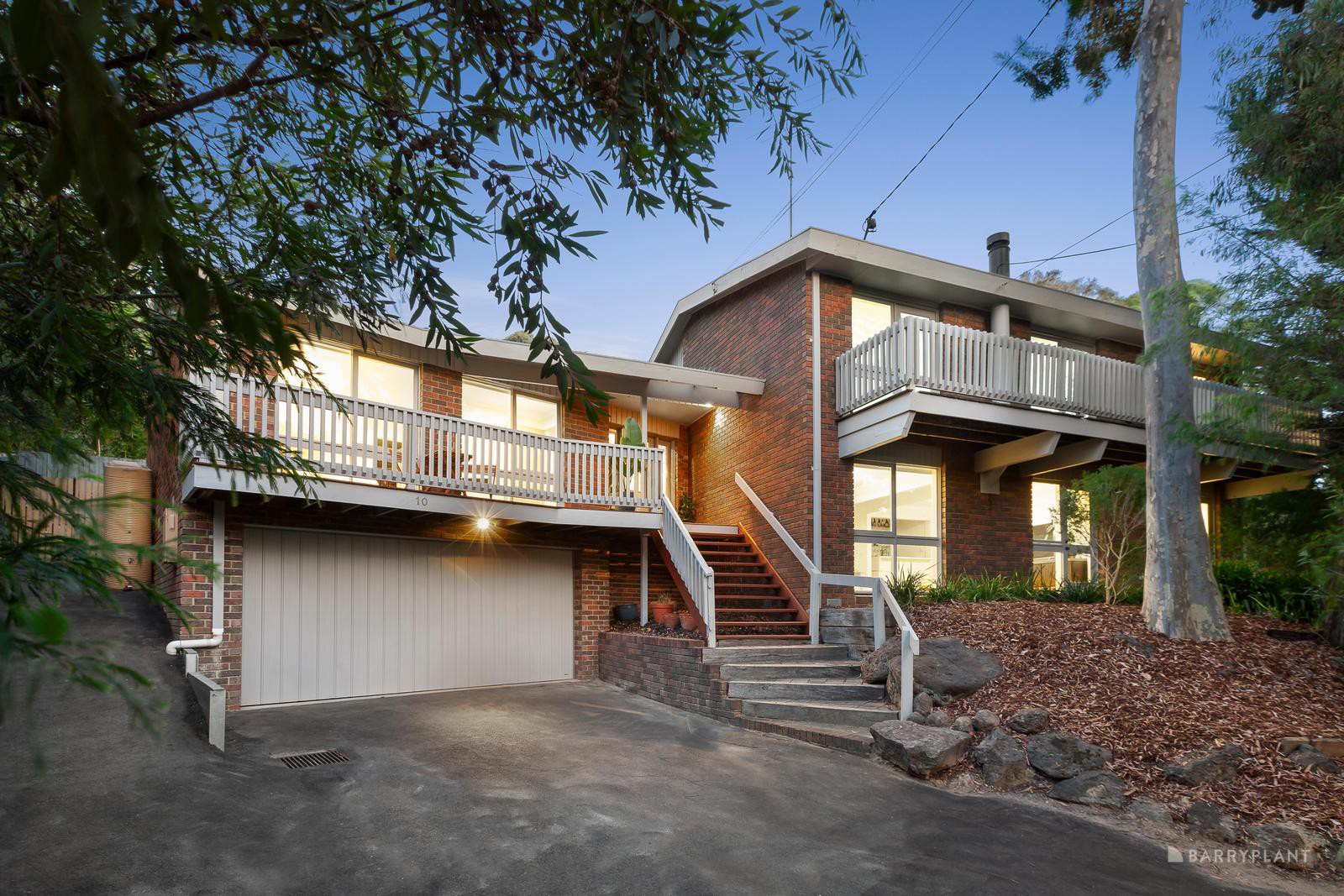 10 Adenmore Court, Eltham, VIC 3095, Eltham - Thumbnail 2