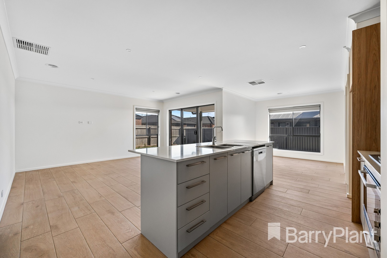 10 Adrianus Street, Alfredton, VIC 3350, Alfredton - Thumbnail 3