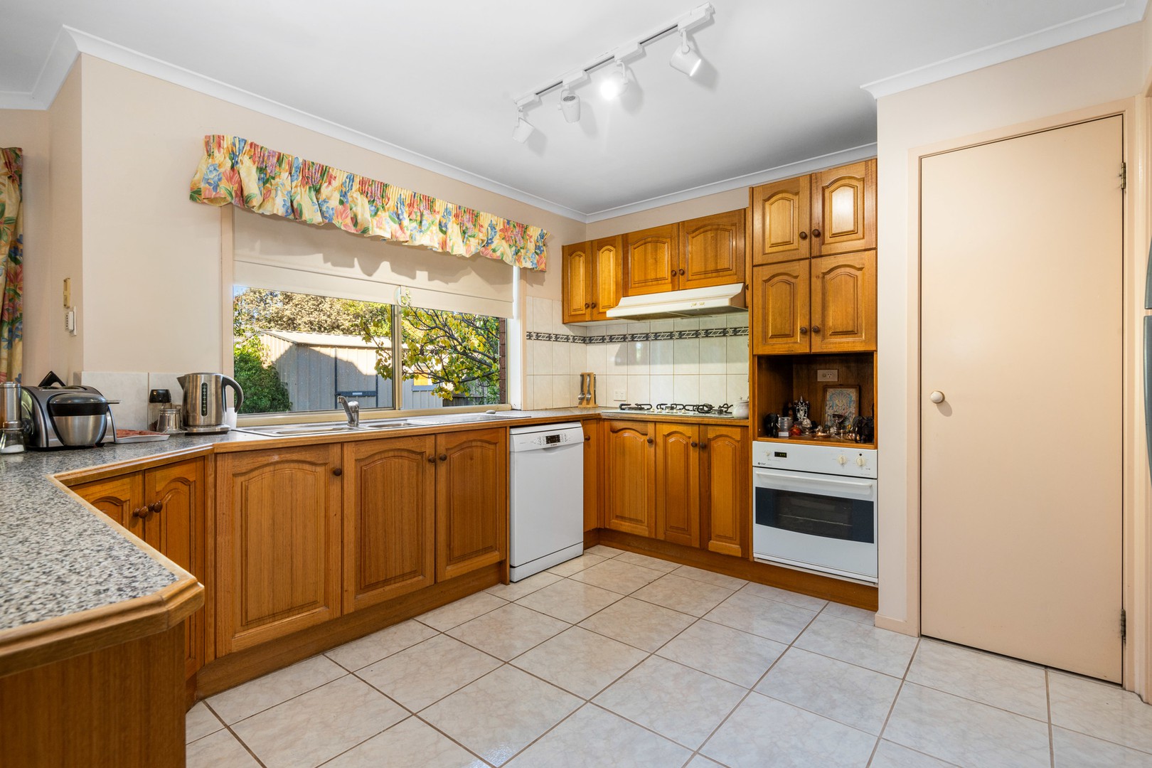 10 Alderley Court, Hamlyn Heights, VIC 3215, Hamlyn Heights - Thumbnail 2