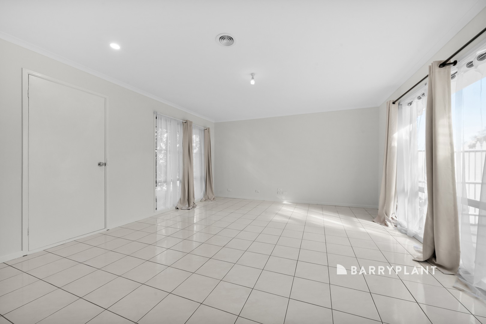 10 Amber Crescent, Narre Warren, VIC 3805, Narre Warren - Thumbnail 3