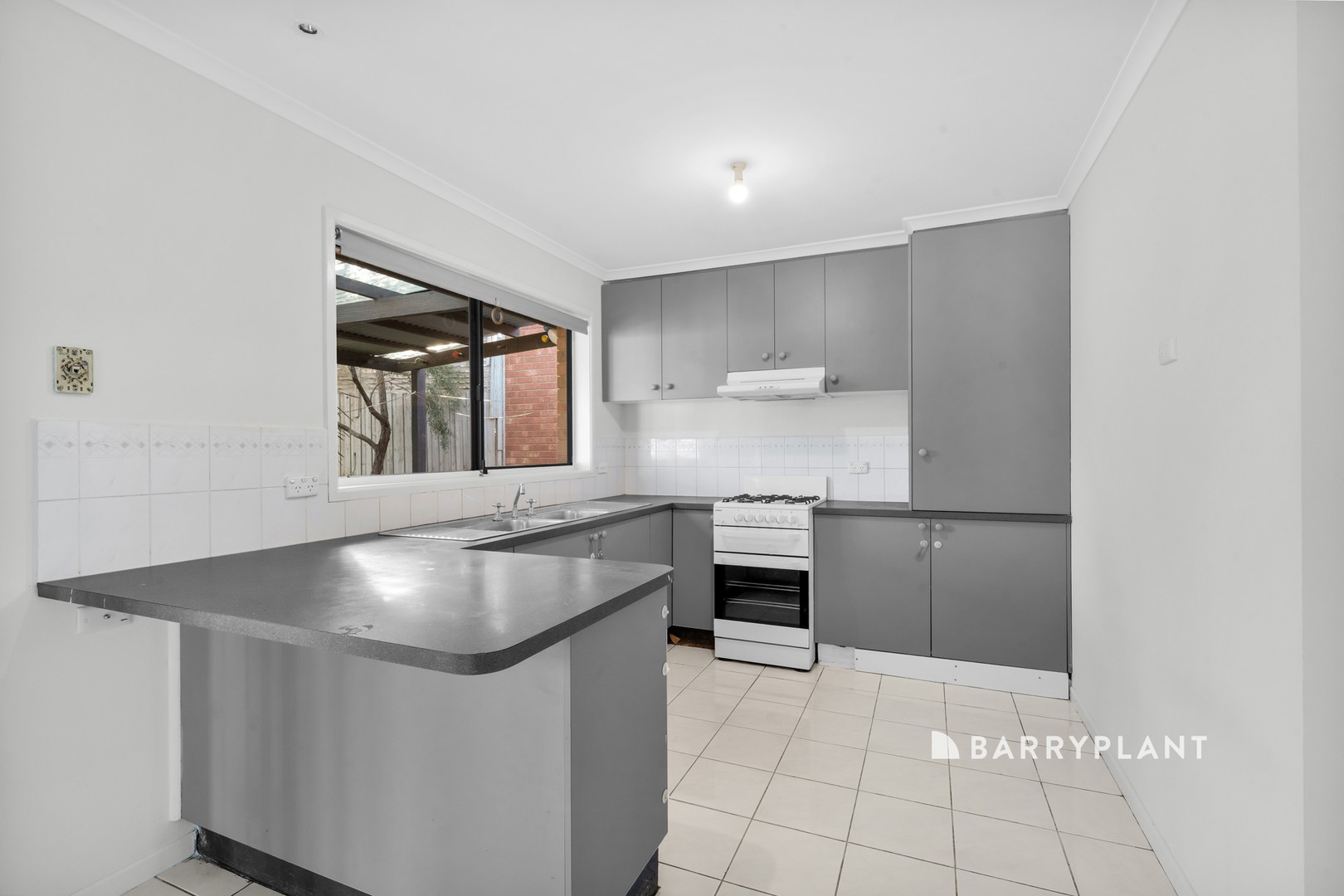 10 Amber Crescent, Narre Warren, VIC 3805, Narre Warren - Thumbnail 4