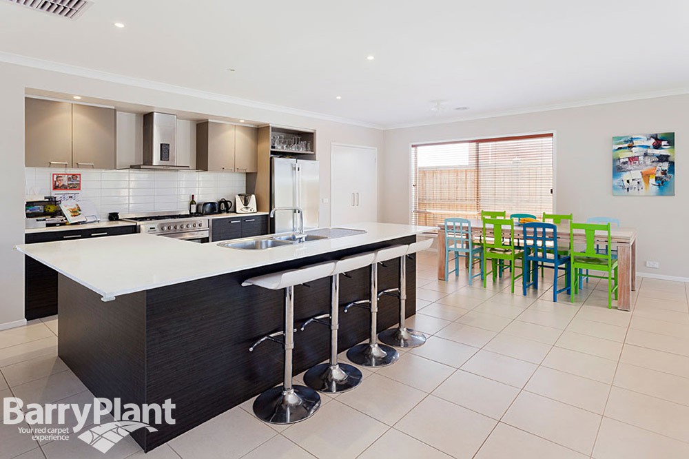 10 Aruba Avenue, Point Cook, VIC 3030, Point Cook - Thumbnail 4