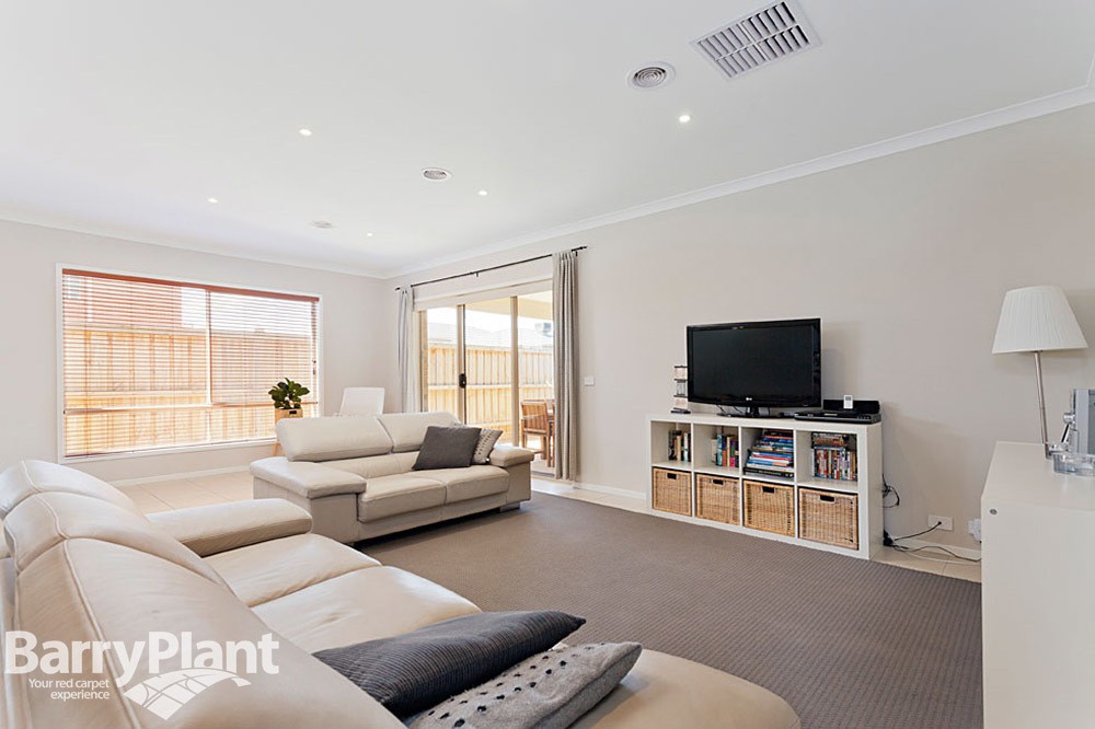 10 Aruba Avenue, Point Cook, VIC 3030, Point Cook - Thumbnail 7
