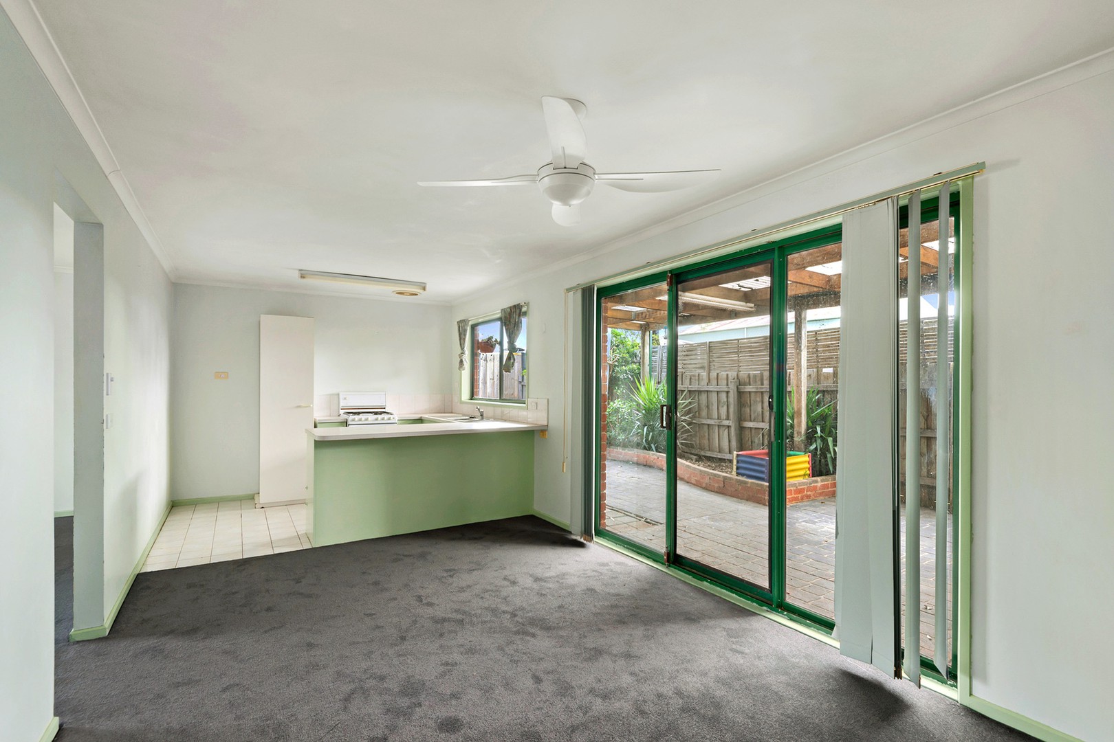 10 Ashlene Grove, Carrum Downs, VIC 3201, Carrum Downs - Thumbnail 4
