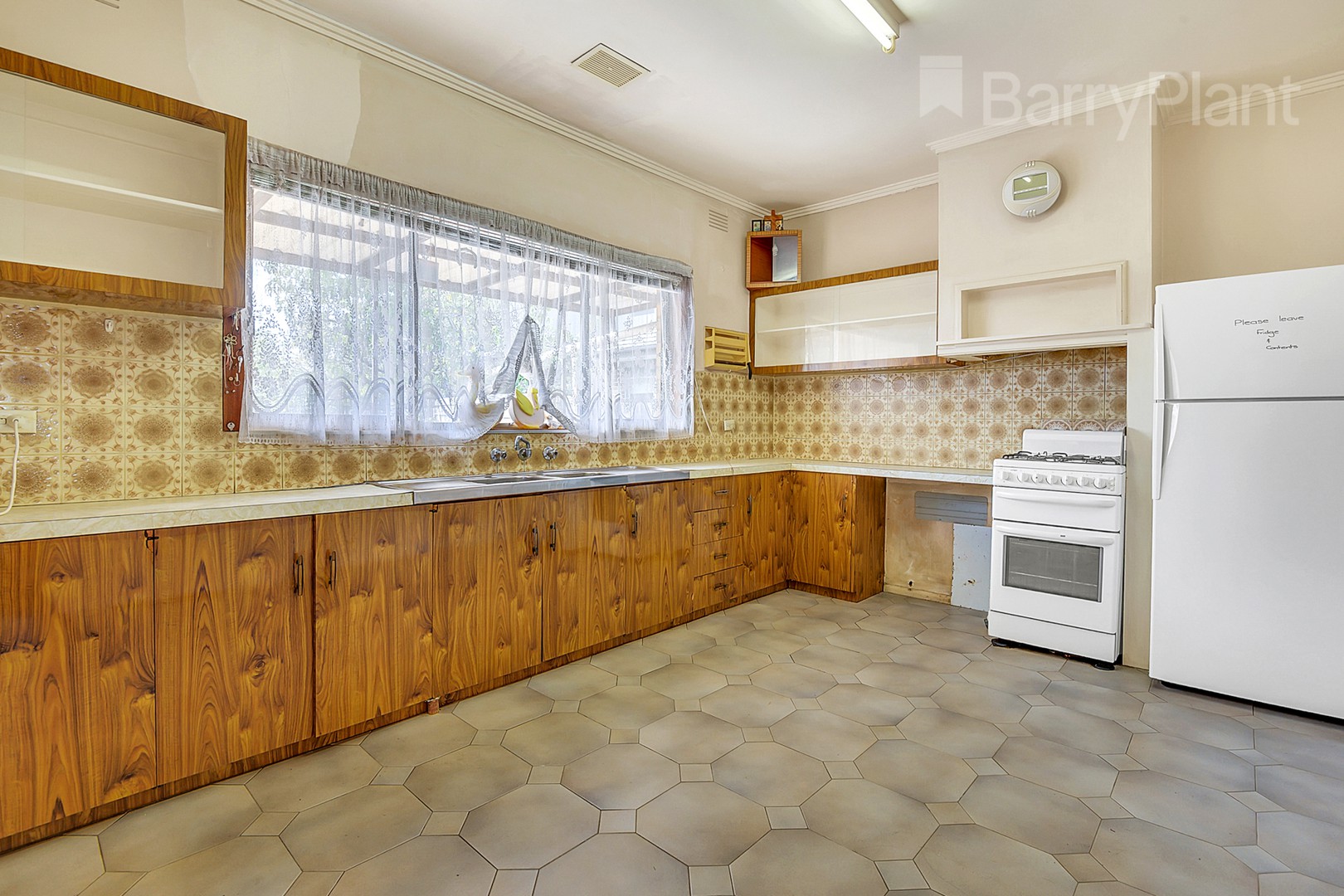 10 Barton Street, Reservoir, VIC 3073, Reservoir - Thumbnail 4