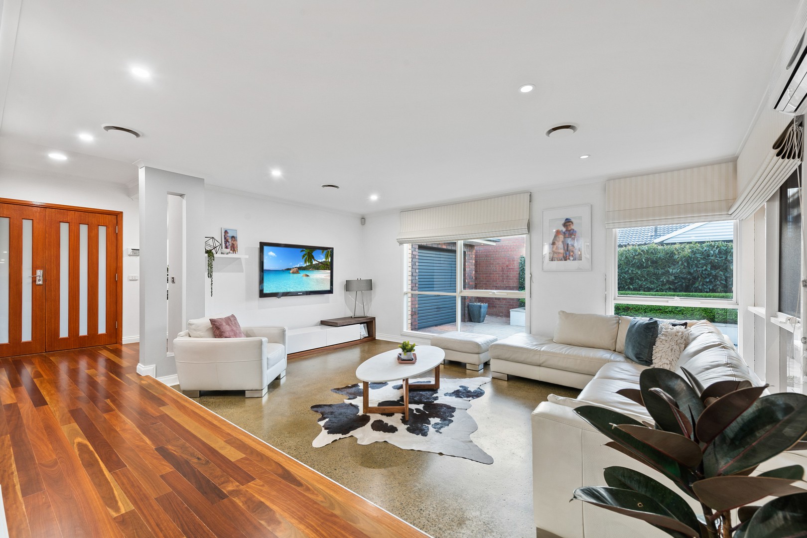 10 Bellbird Avenue, Taylors Lakes, VIC 3038 - Thumbnail 2 - 21/10/2022