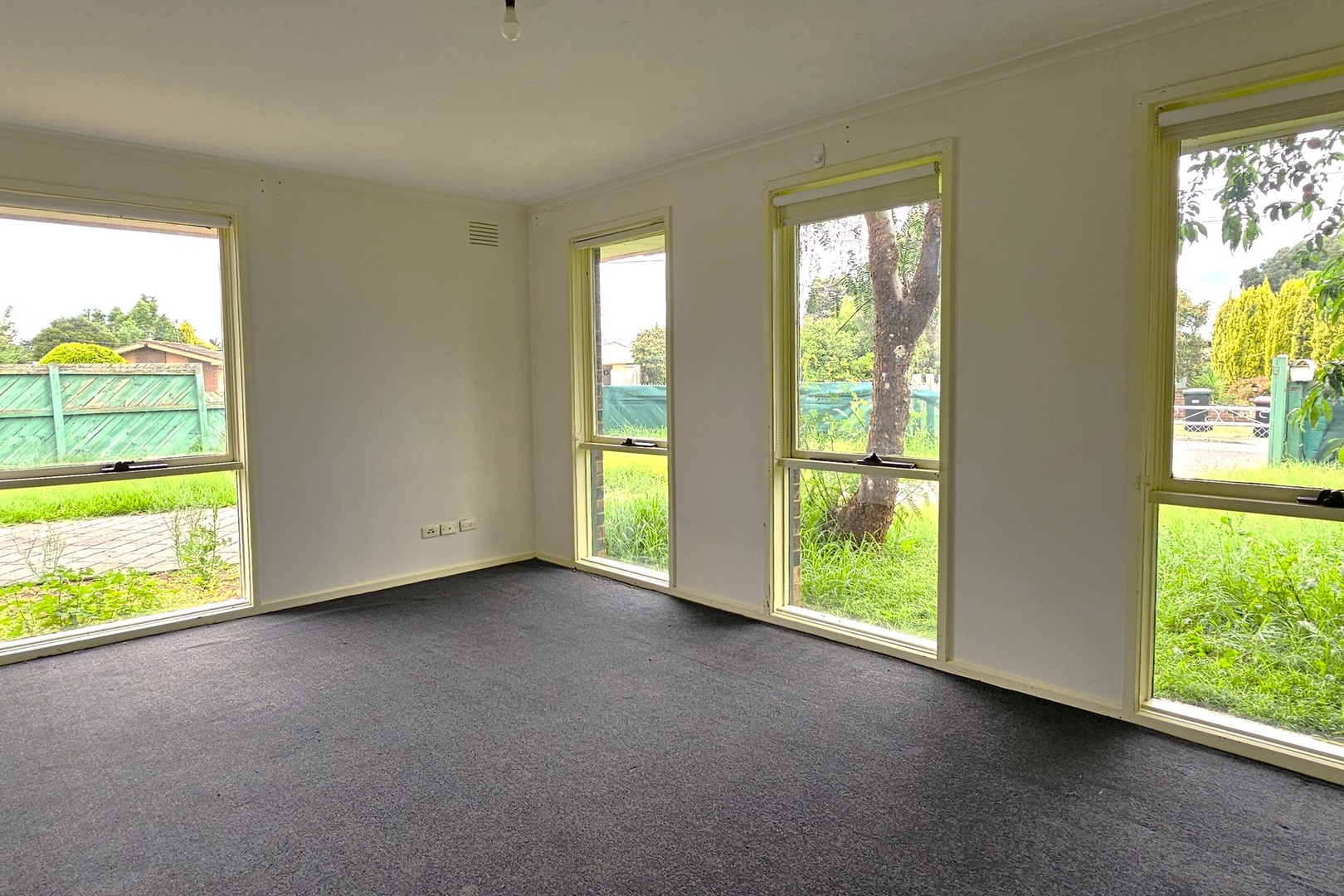 10 Bernard Drive, Melton South, VIC 3338, Melton South - Thumbnail 3