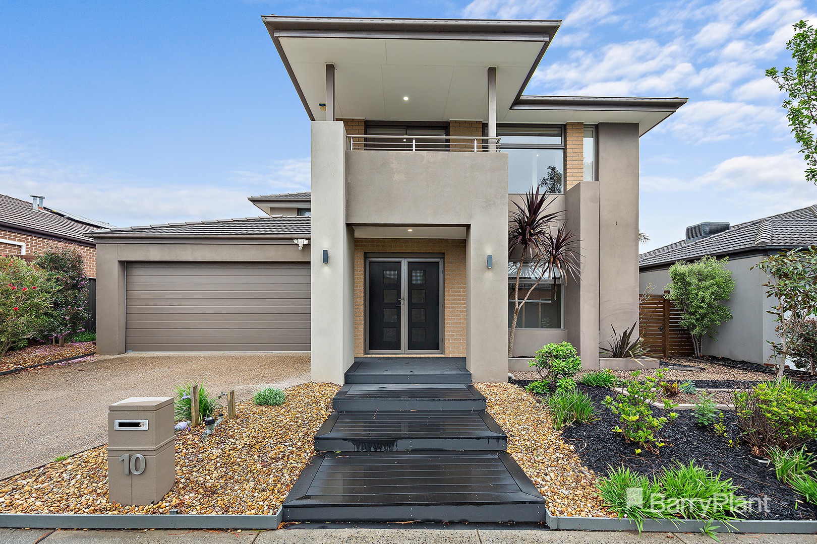 10 Blackforest Way, Clyde North, VIC 3978 - Thumbnail 2 - 25/09/2023