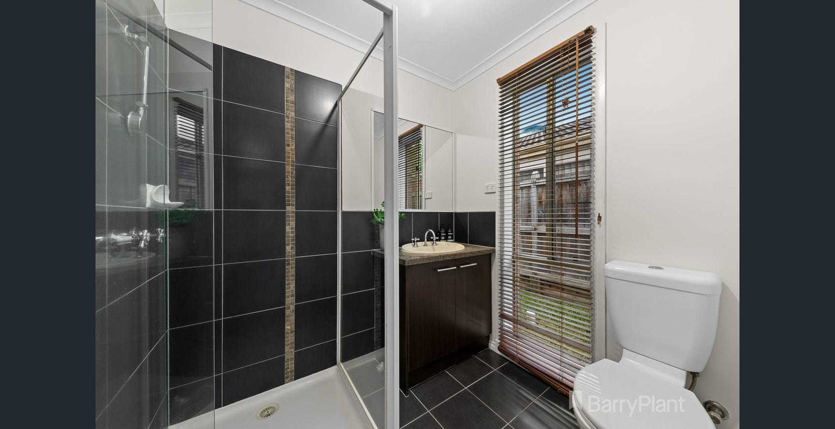 10 Bohemia Crescent, Pakenham, VIC 3810, Pakenham - Thumbnail 5