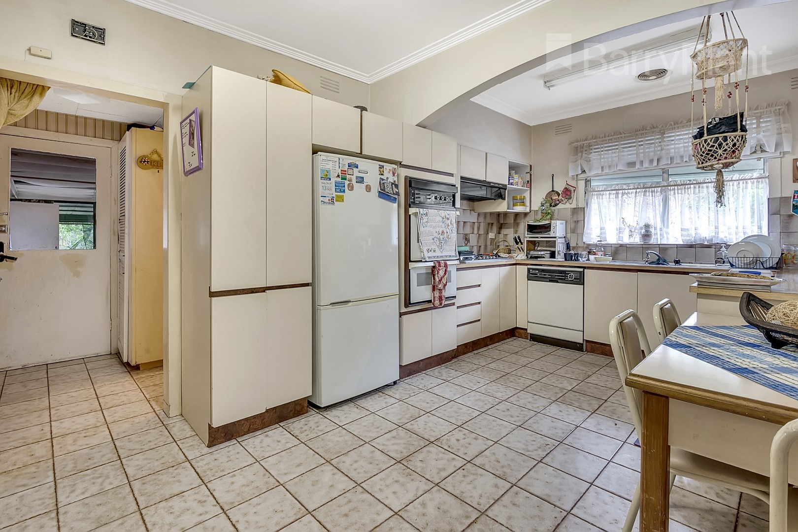 10 Botha Avenue, Reservoir, VIC 3073, Reservoir - Thumbnail 3