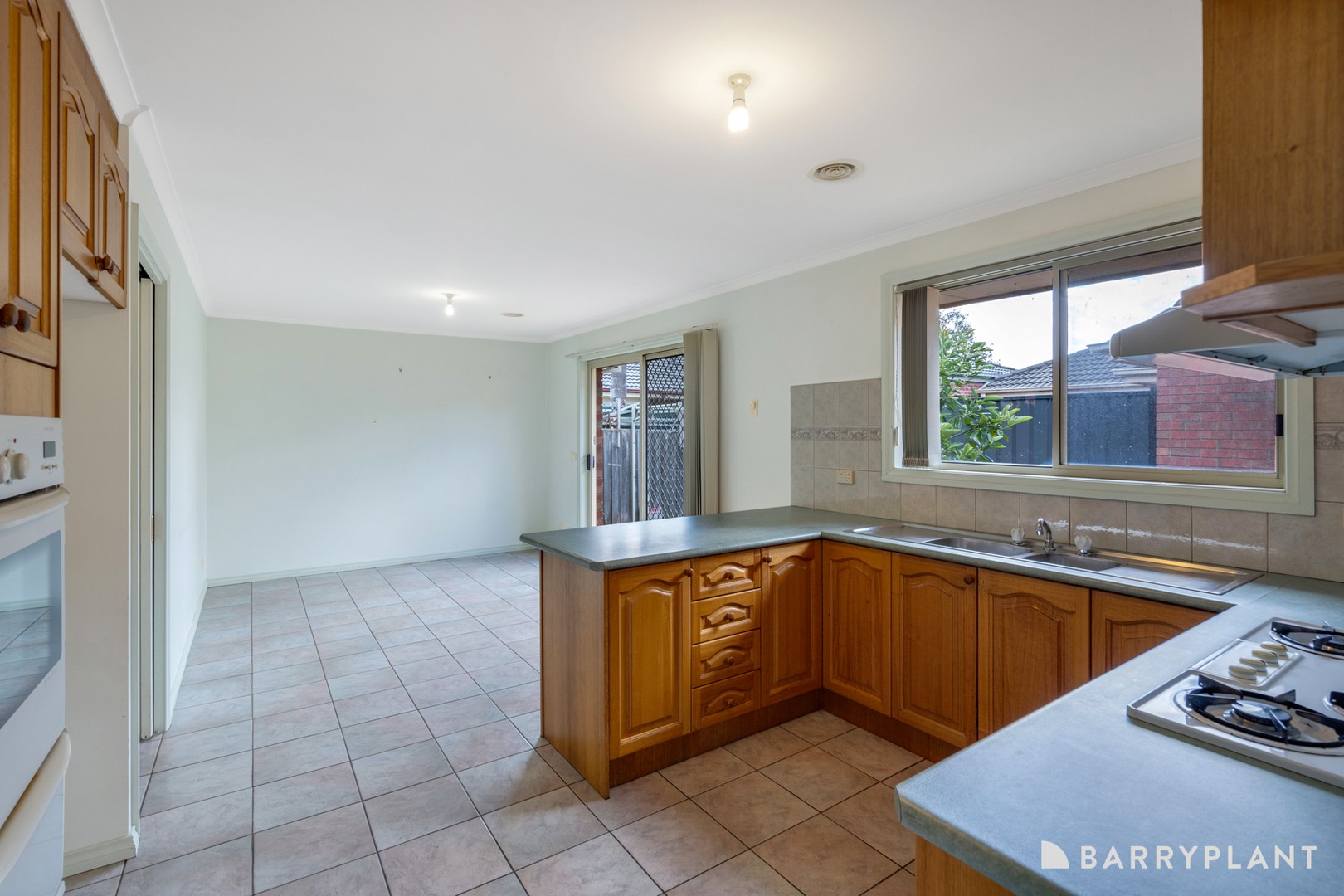 10 Boyd Place, Mill Park, VIC 3082, Mill Park - Thumbnail 4