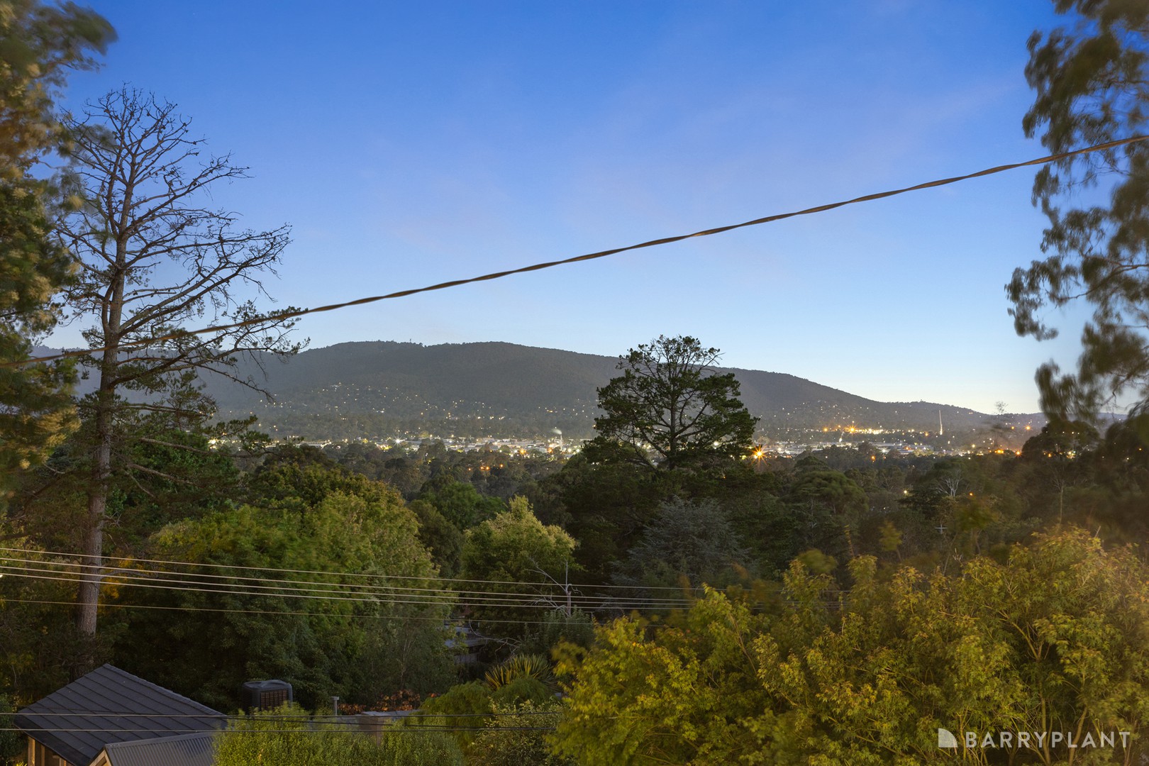 10 Braewood Avenue, Ringwood East, VIC 3135 - Thumbnail 2 - 09/02/2026