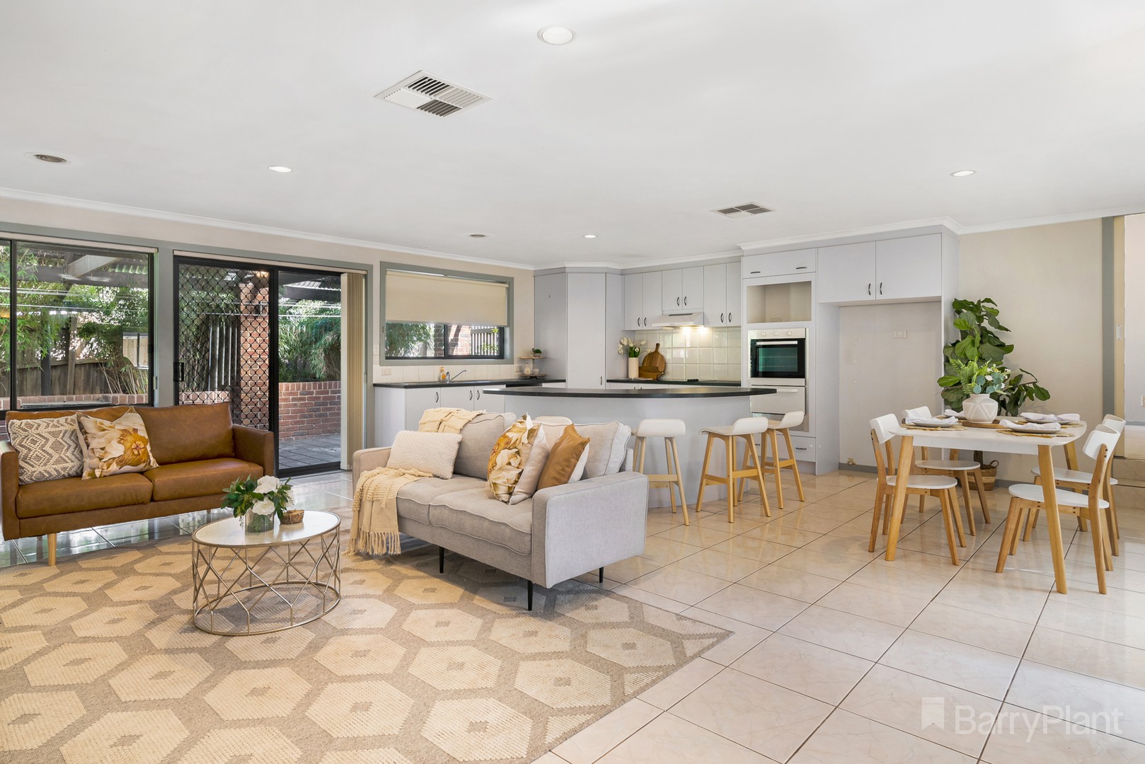 10 Brett CourtSunbury, VIC 3429, Sunbury - Thumbnail 3