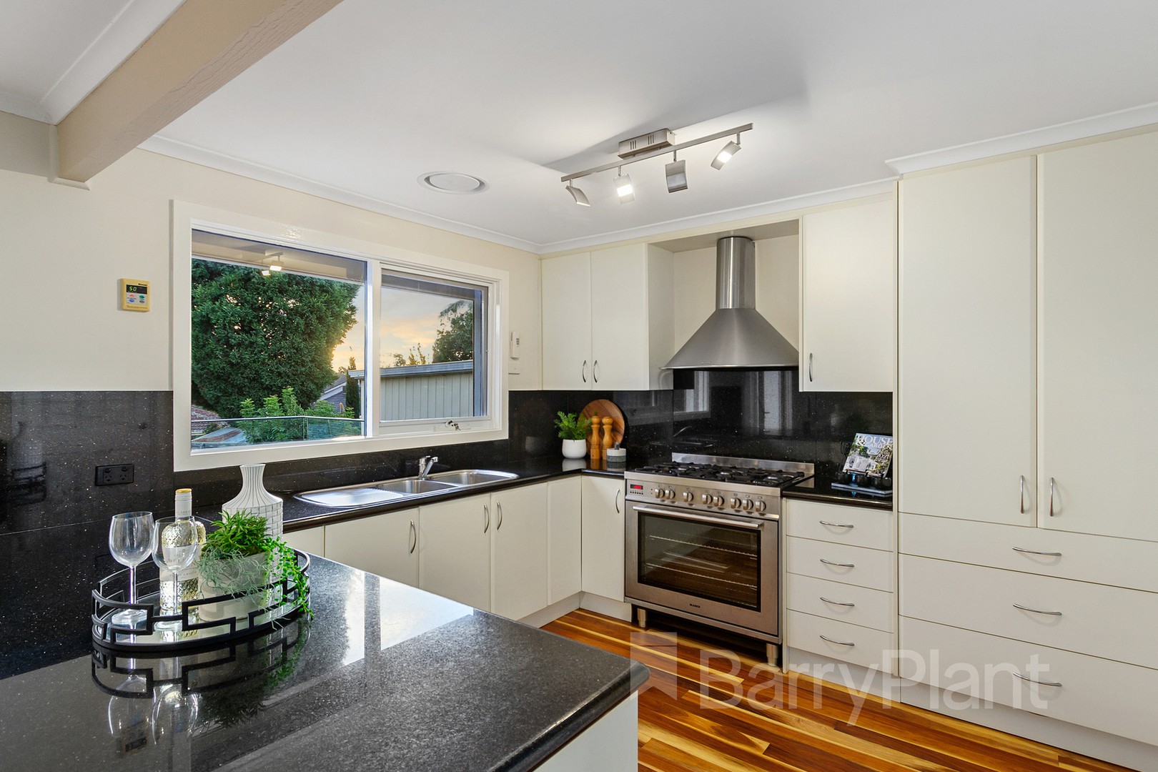 10 Broadgreen Avenue, Wantirna, VIC 3152, Wantirna - Thumbnail 4