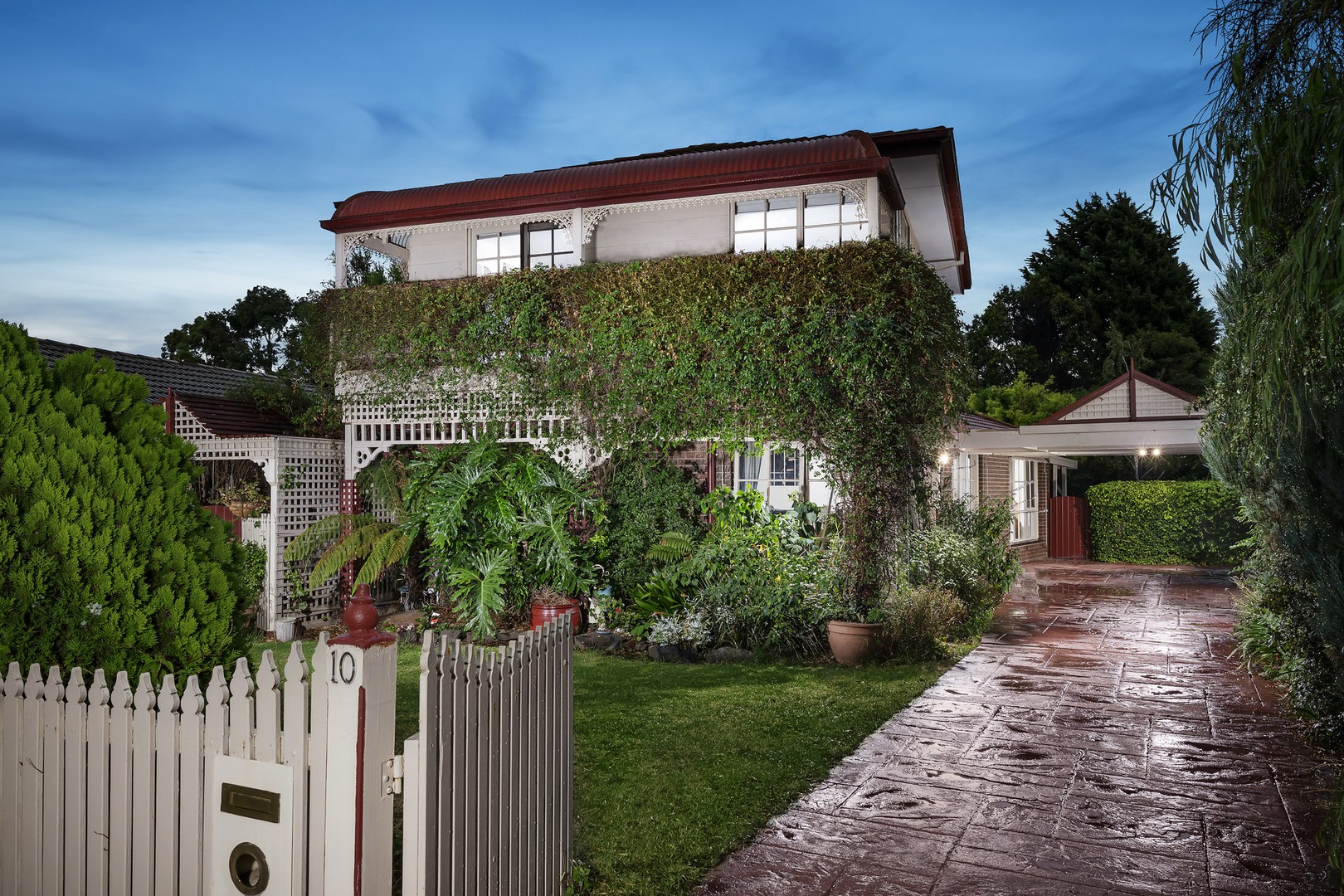 10 Buckmaster Drive, Mill Park, VIC 3082 - Thumbnail 2 - 02/02/2022