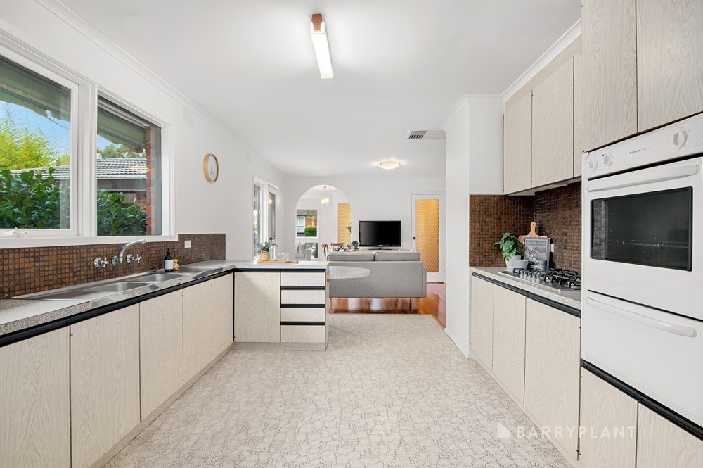 10 Burlington Crescent, Wantirna, VIC 3152, Wantirna - Thumbnail 3