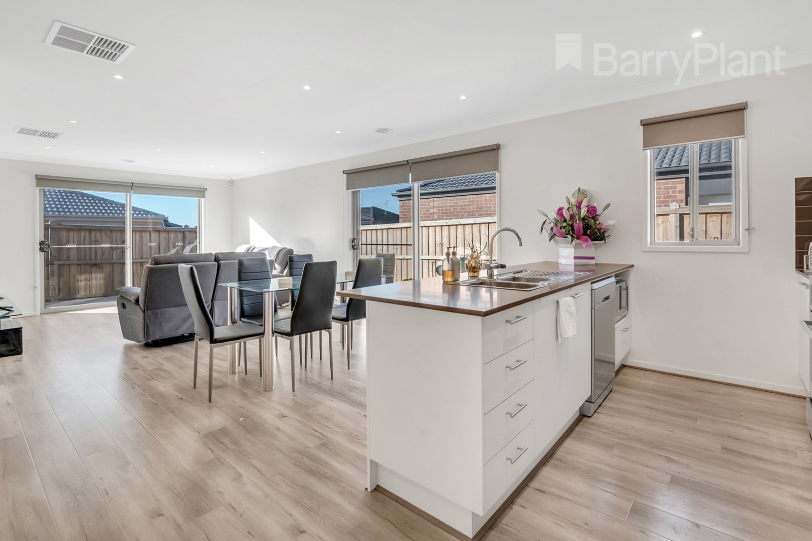 10 Burlington Entrance, Mickleham, VIC 3064, Mickleham - Thumbnail 6