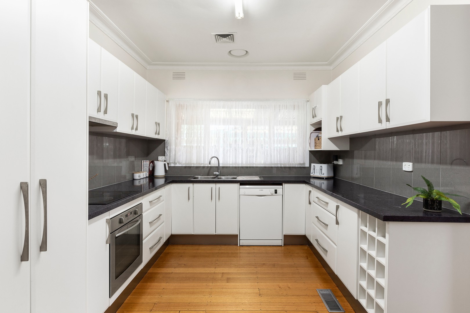 10 Caringa Street, Pascoe Vale, VIC 3044, Pascoe Vale - Thumbnail 3