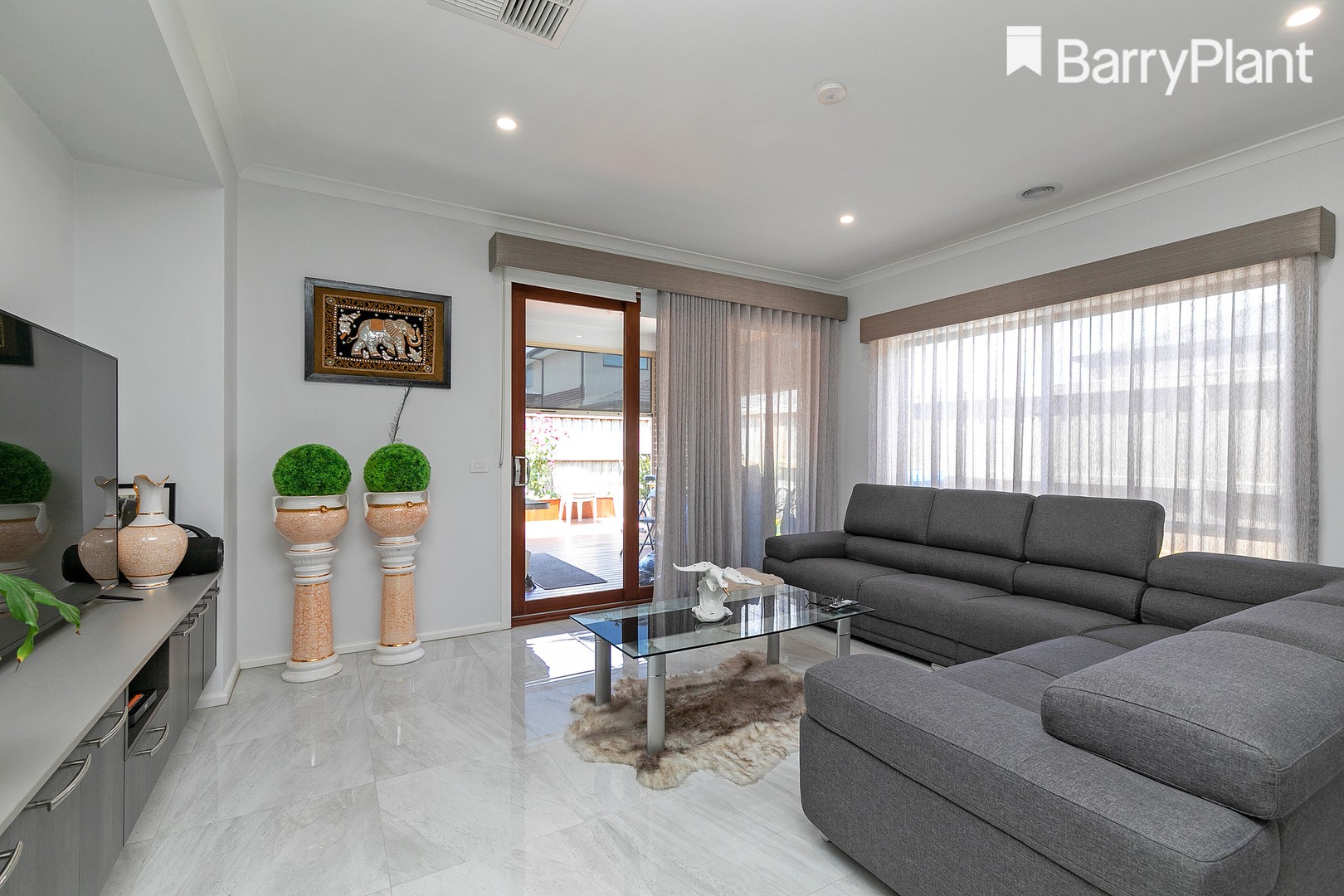 10 Carpathian Drive, Clyde North, VIC 3978, Clyde North - Thumbnail 4