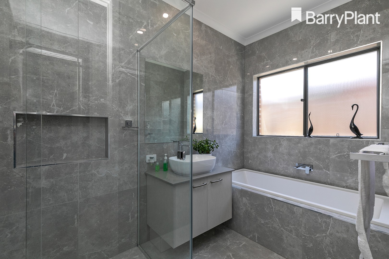10 Carpathian Drive, Clyde North, VIC 3978, Clyde North - Thumbnail 6