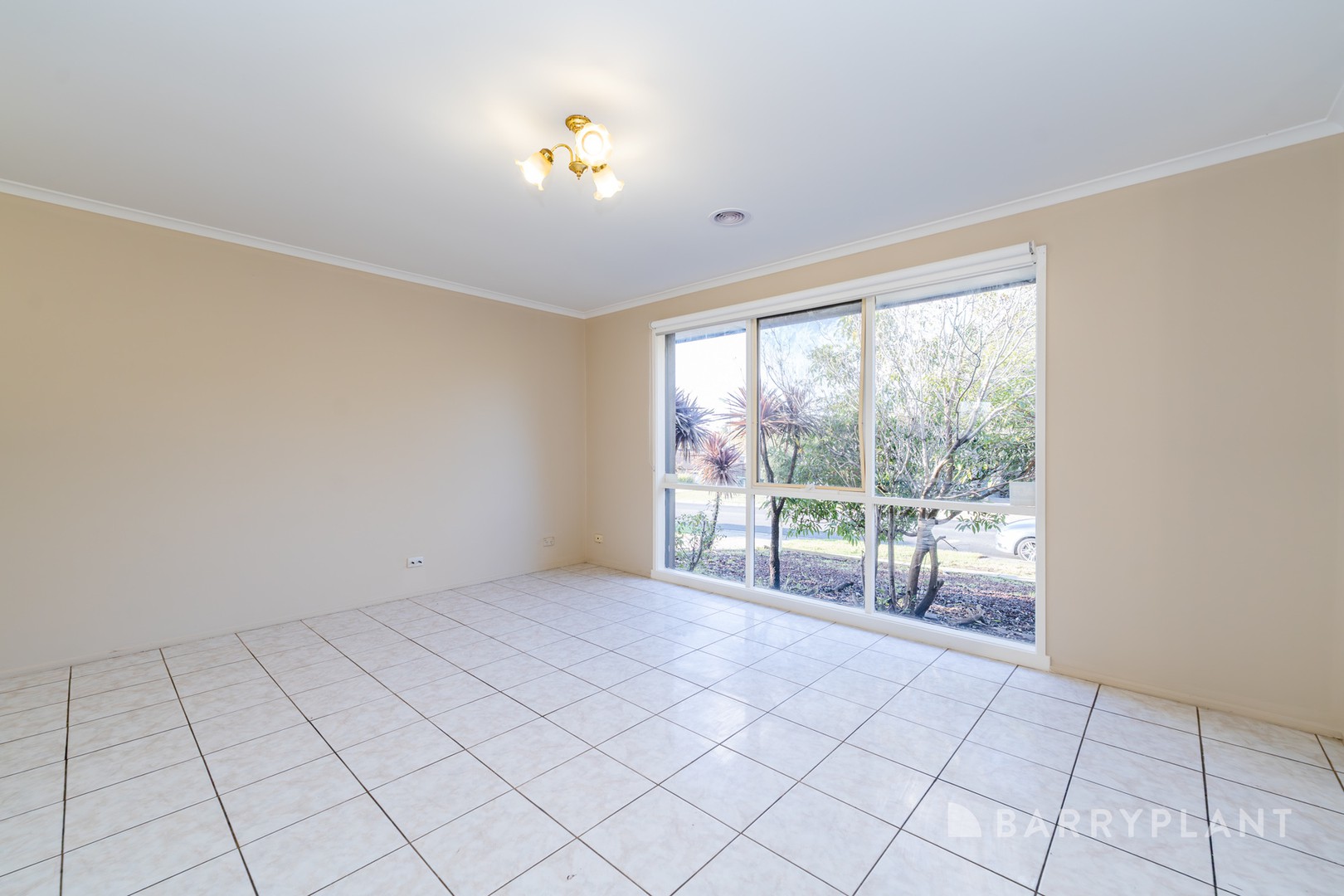 10 Cassinia Crescent, Meadow Heights, VIC 3048, Meadow Heights - Thumbnail 2