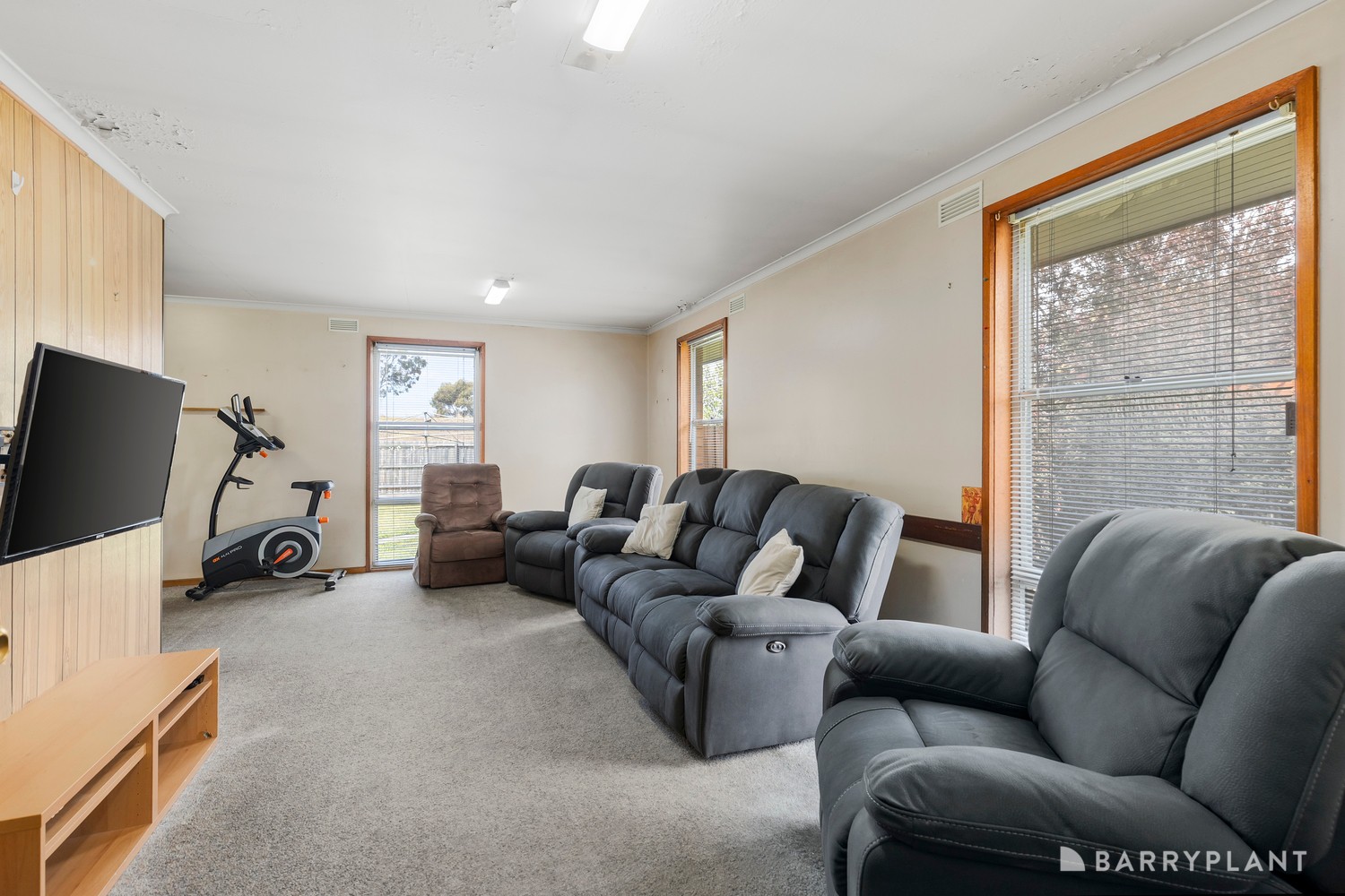 10 Cawood Drive, Sunshine West, VIC 3020, Sunshine West - Thumbnail 2