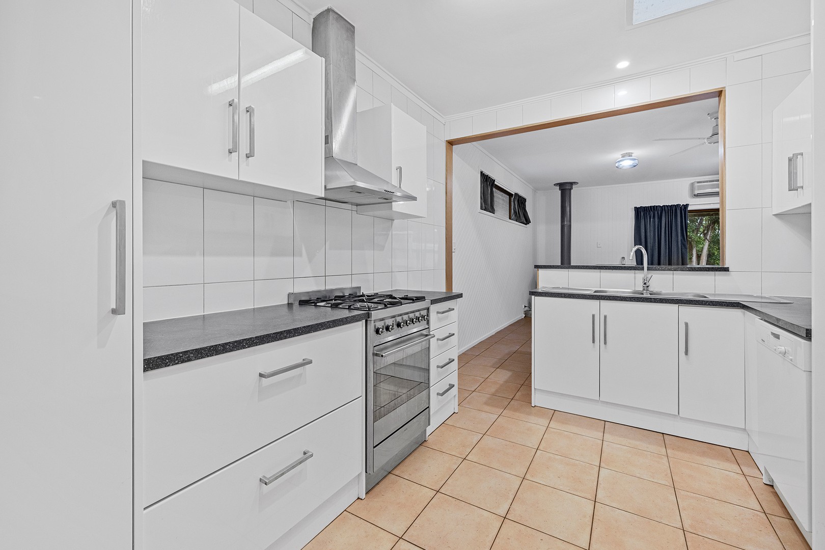 10 Cecil Street, Frankston, VIC 3199 - Thumbnail 1 - 12/08/2026