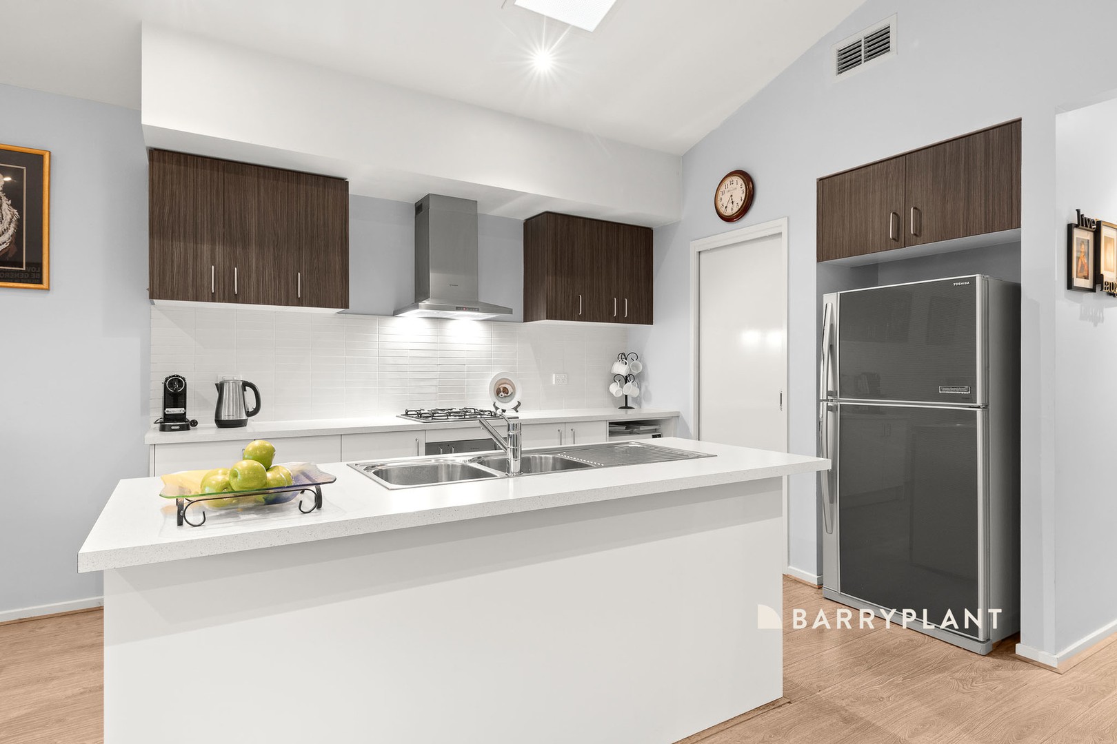 10 Chancery Lane, Cranbourne East, VIC 3977 - Thumbnail 2 - 21/08/2024