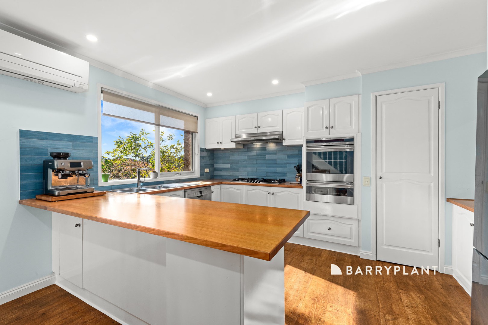 10 Chantilly Court, Frankston, VIC 3199, Frankston - Thumbnail 2