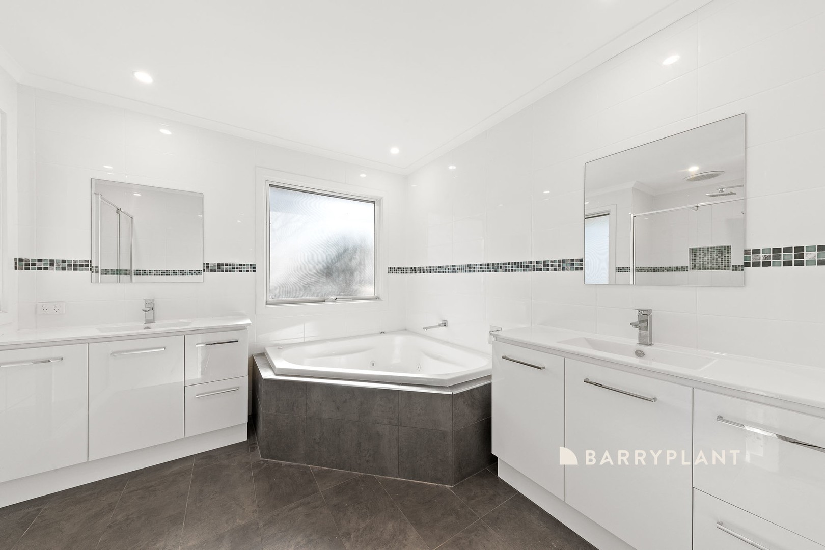 10 Chantilly Court, Frankston, VIC 3199, Frankston - Thumbnail 7