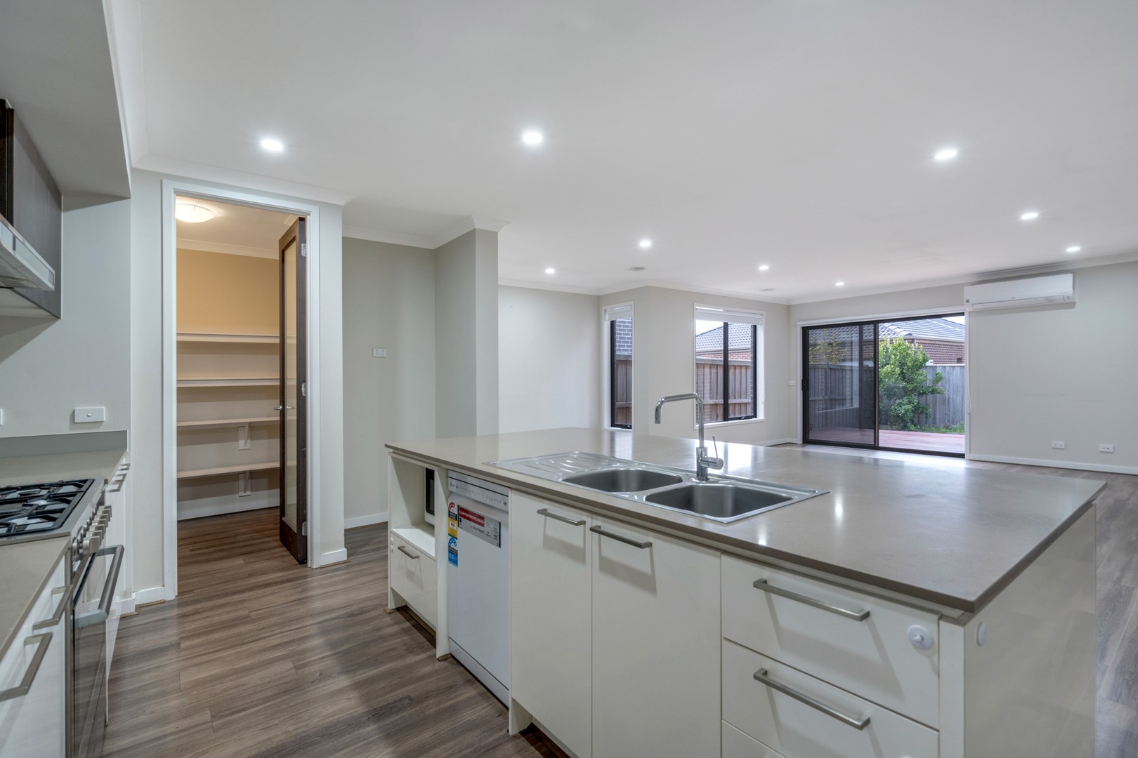 10 Chasseens Road, Wollert, VIC 3750, Wollert - Thumbnail 3