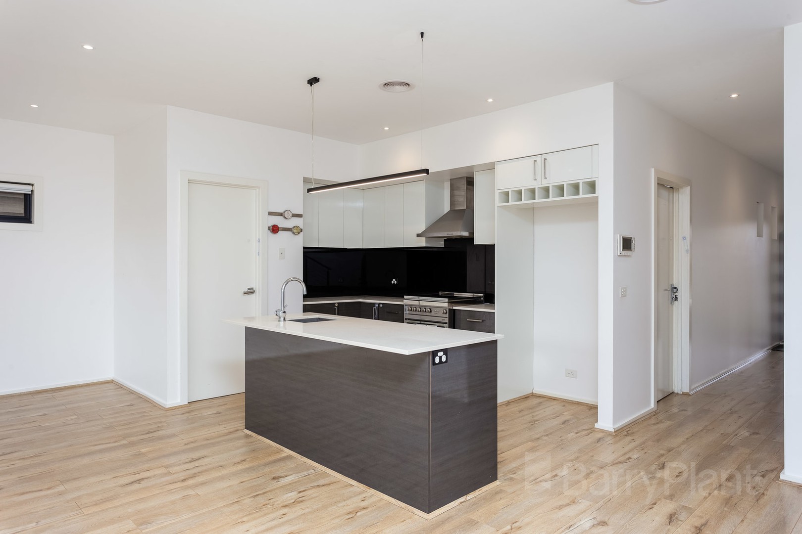 10 Chinook Way, Point Cook, VIC 3030, Point Cook - Thumbnail 3