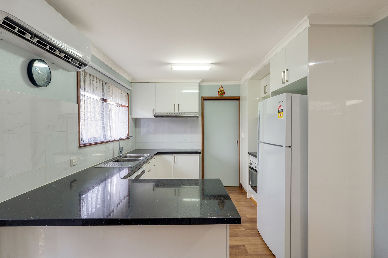 10 Clovelly Drive, Craigieburn, VIC 3064, Craigieburn - Thumbnail 6