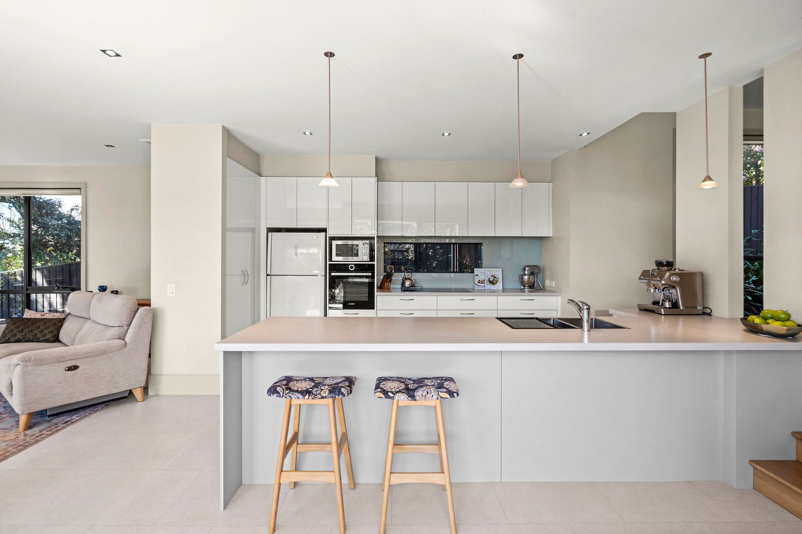 10 Collegian Avenue, Strathmore, VIC 3041 - Thumbnail 2 - 04/09/2026