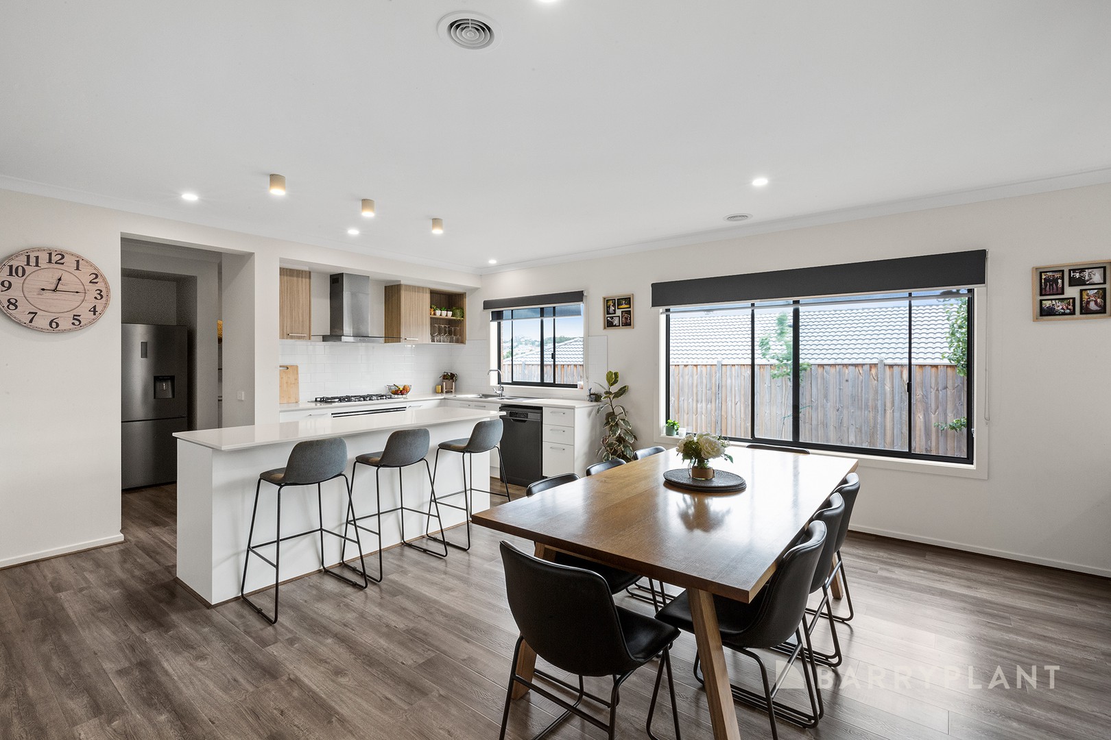 10 County Drive, Drouin, VIC 3818 - Thumbnail 1 - 07/04/2025