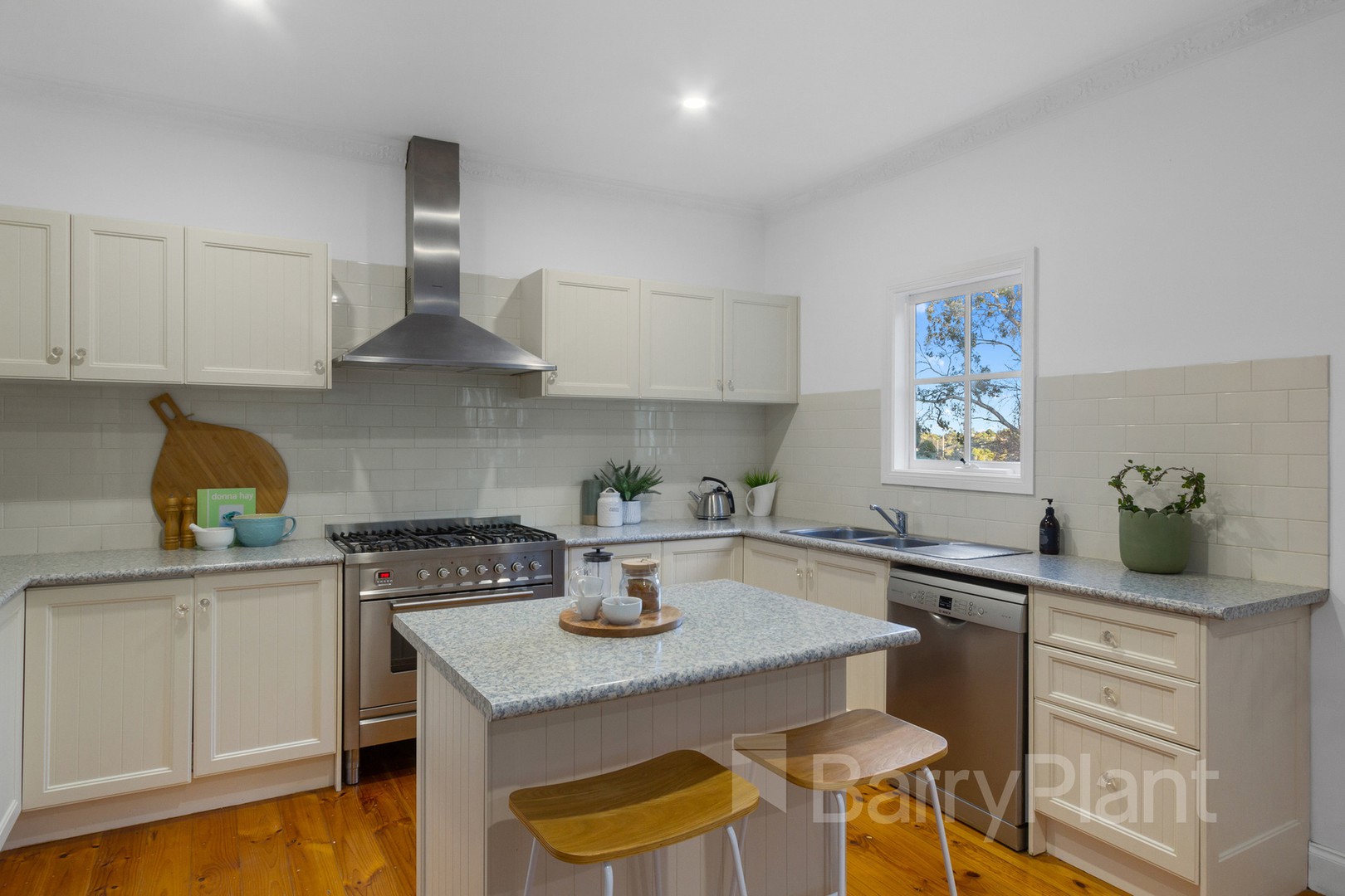 10 Craig Avenue, Ferntree Gully, VIC 3156, Ferntree Gully - Thumbnail 4