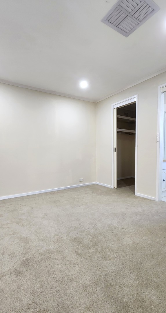 10 Craigmore Place, Melton West, VIC 3337 - Thumbnail 1 - 10/11/2025