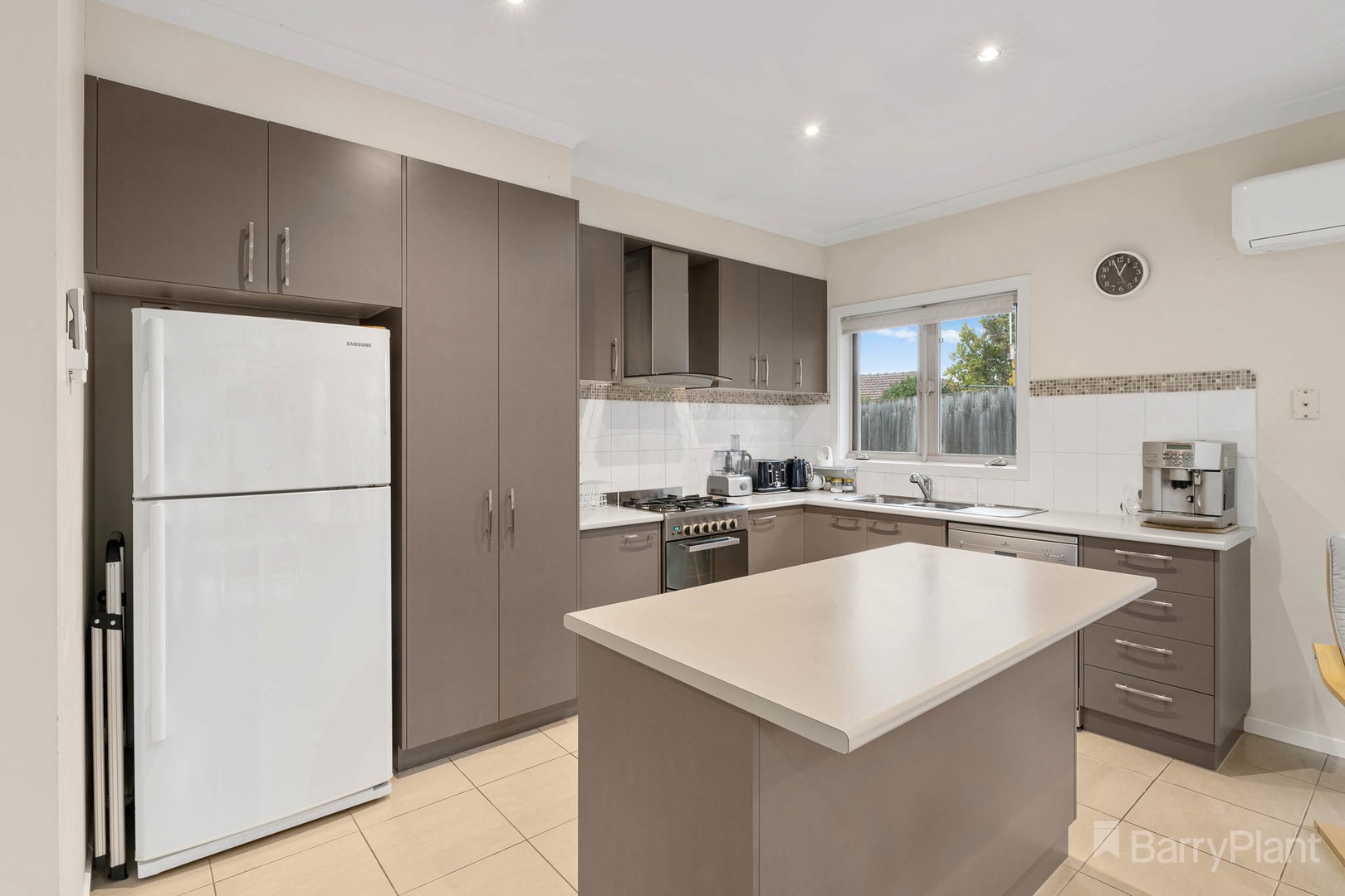 10 Crowley Avenue, Narre Warren, VIC 3805, Narre Warren - Thumbnail 3