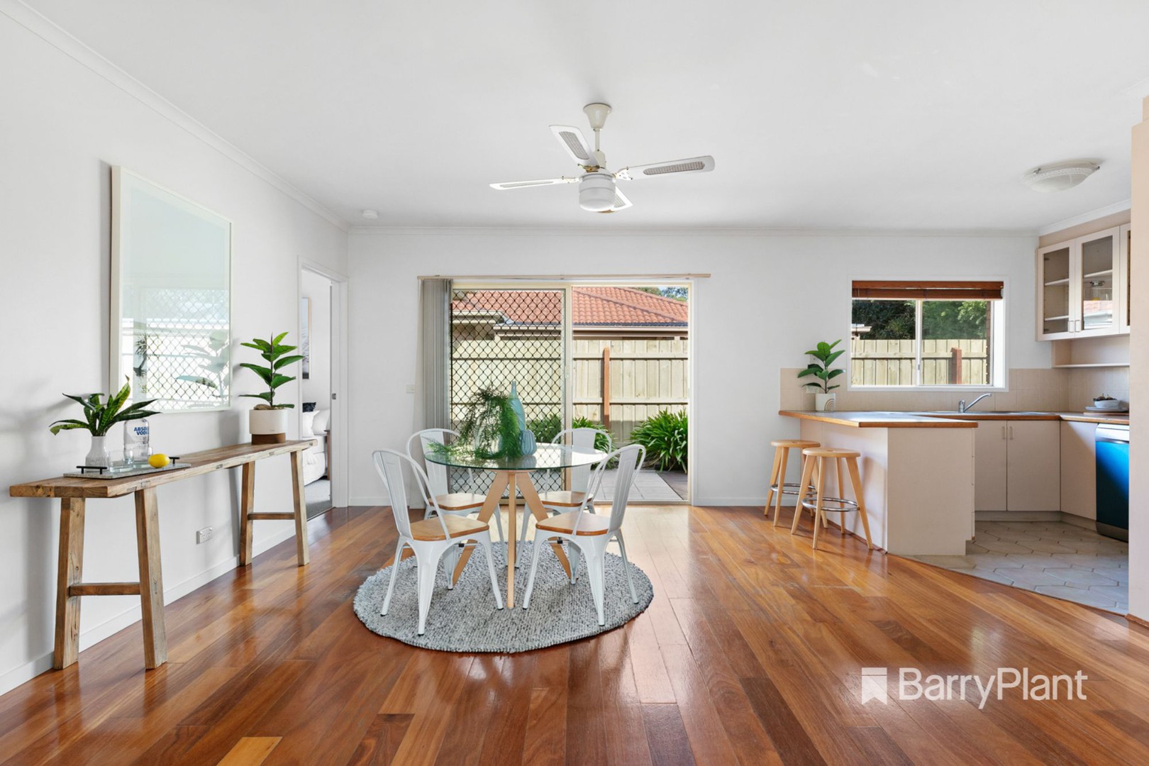 10 Crown Road, Bonbeach, VIC 3196, Bonbeach - Thumbnail 3