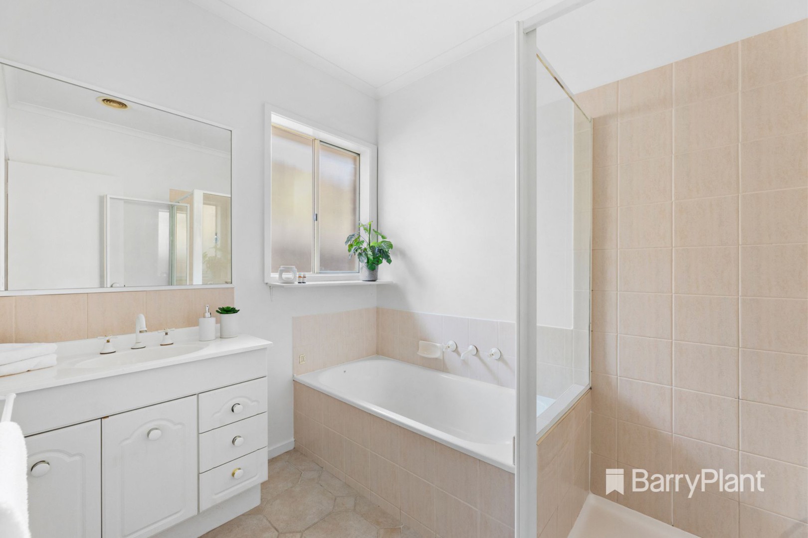 10 Crown Road, Bonbeach, VIC 3196, Bonbeach - Thumbnail 7