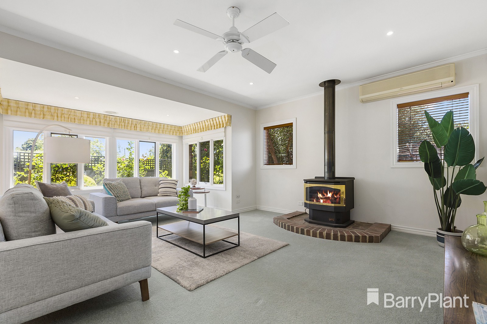 10 Currie Terrace, Glen Waverley, VIC 3150 - Thumbnail 2 - 05/01/2022