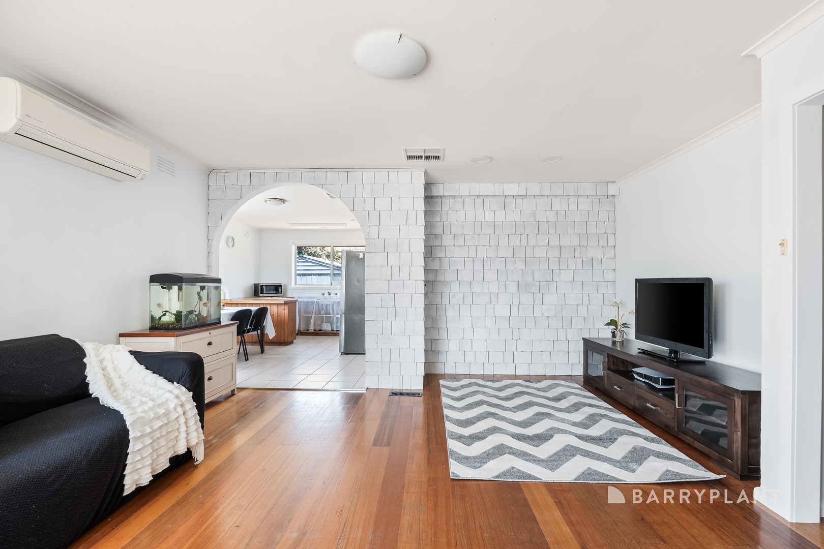 10 Darren Avenue, Bundoora, VIC 3083 - Thumbnail 2 - 21/01/2026