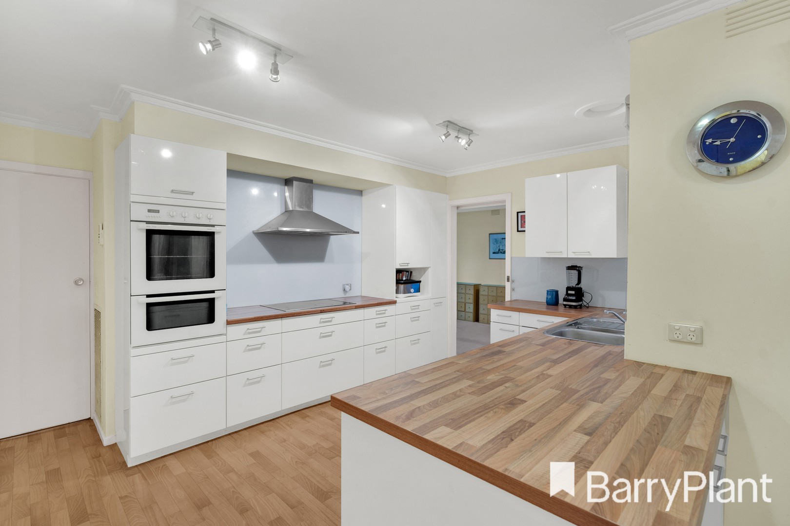 10 Drysdale Court, Wheelers Hill, VIC 3150, Wheelers Hill - Thumbnail 2