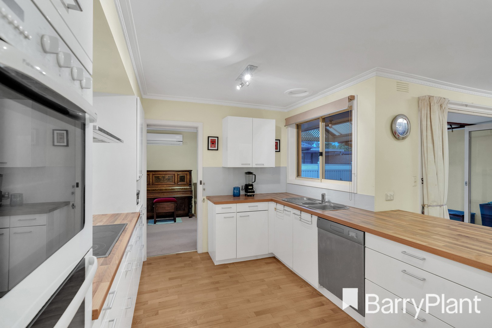 10 Drysdale Court, Wheelers Hill, VIC 3150, Wheelers Hill - Thumbnail 3