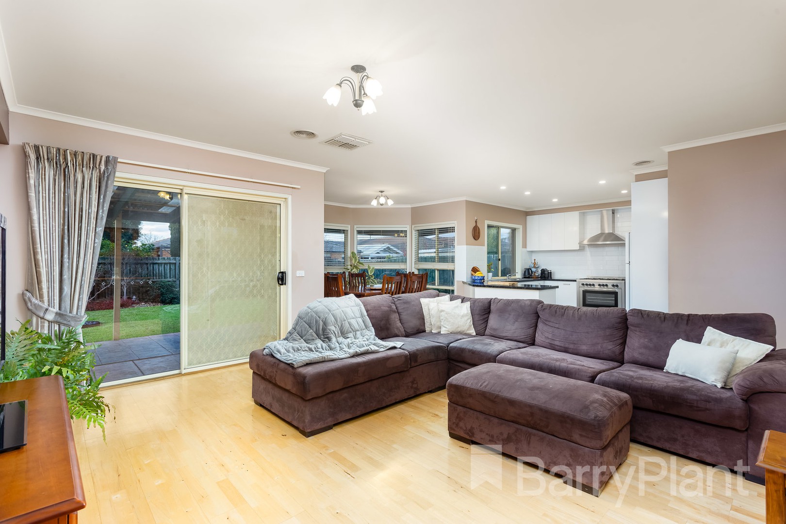 10 Dunfermline Way, Point Cook, VIC 3030, Point Cook - Thumbnail 8